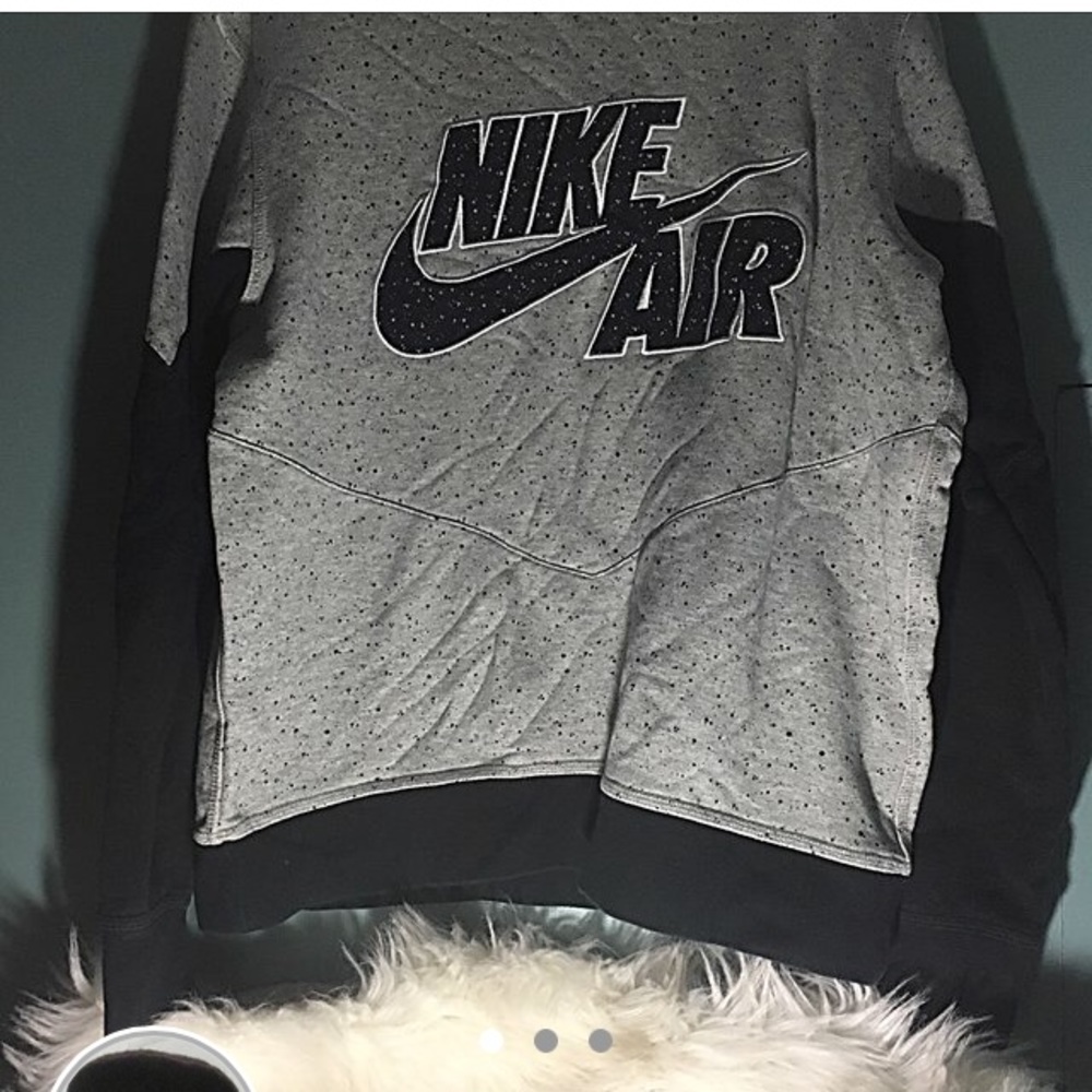 Retro Nike Sweatshirt